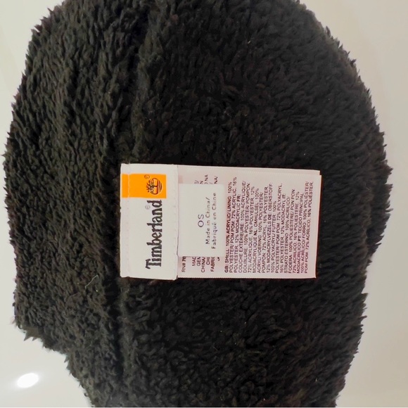 NWT Timberland Heavy Cable Knit PomPom Beanie with Fleece Lining in Black - Picture 3 of 6